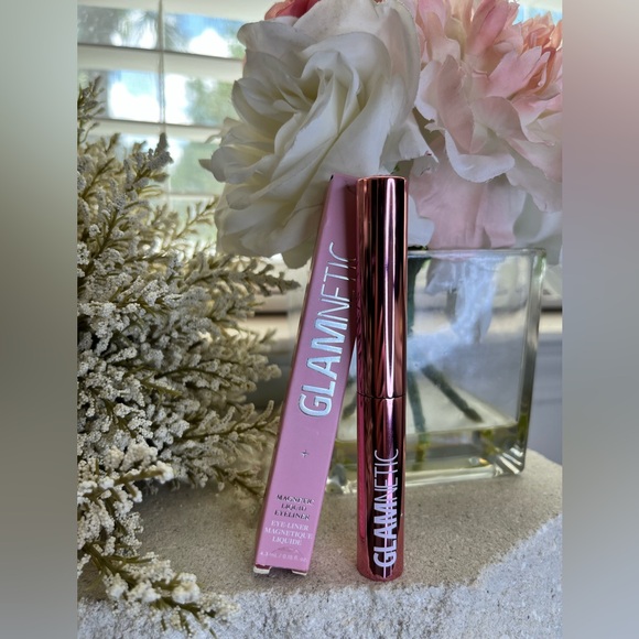 NIB - Glamnetic - Magnetic Liquid Eyeliner - Black - Picture 1 of 3